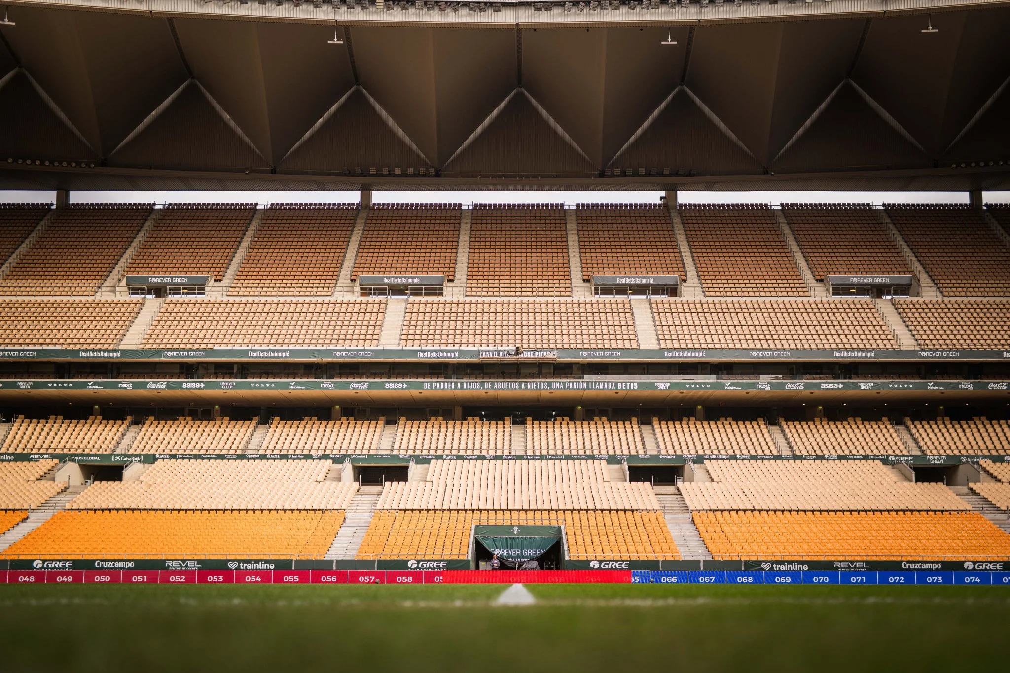 英超最新积分榜：阿森纳绝杀反超，争四格局白热化